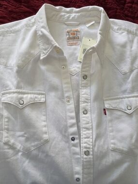Levi's Barstow White Button-Front Western Shirt with Orange Label Detail